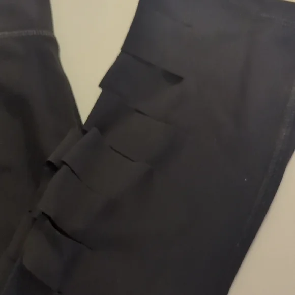 ALO Yoga Black Leggings With Side Cutout/Slashed Look - Picture 5 of 11